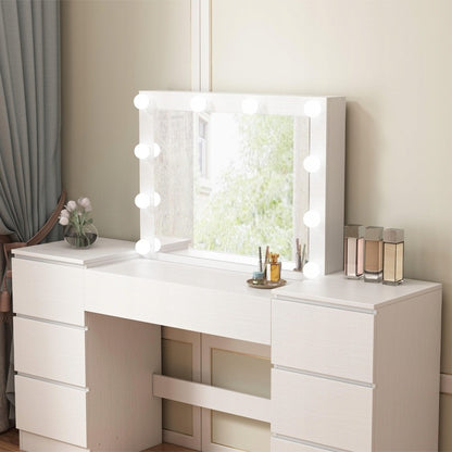 Masă de toaletă albă cu oglindă și sertare pentru machiaj glamour, în stil loft modern.