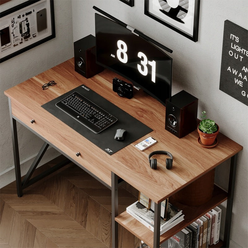 Birou de calculator Loft Industrial Maro Deschis cu Sertar și Rafturi 120cm